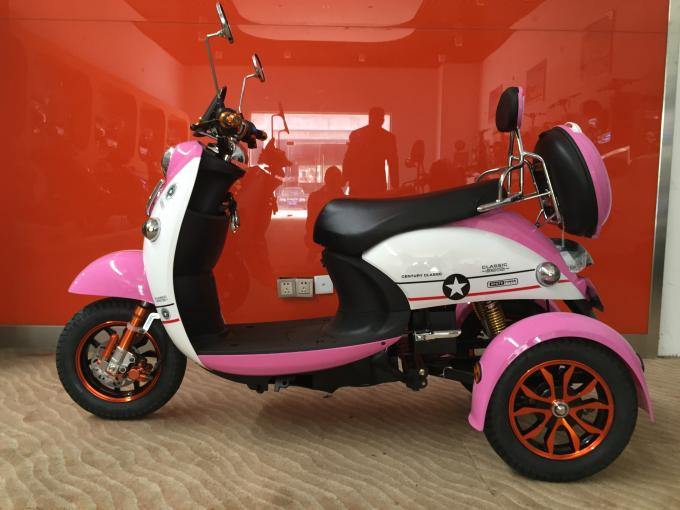 triciclo vespa rosa