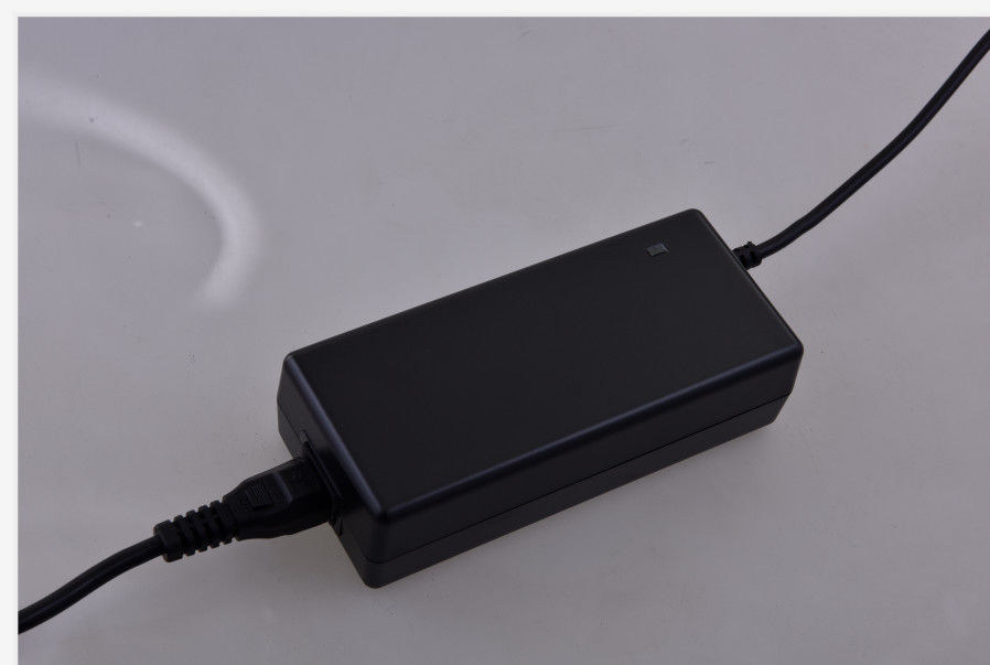 Nuevo cargador de batería eléctrico de la ión de litio 24V 2A de la