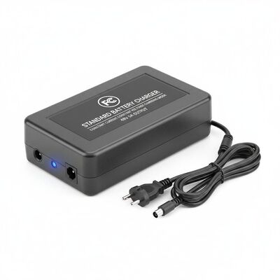 Cargador de batería estándar certificado por la FCC con modo de carga de corriente constante de voltaje constante y salida de 48V5A