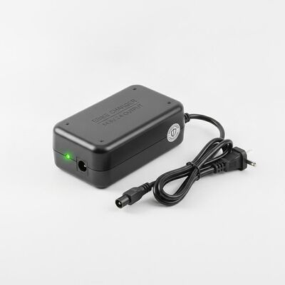 Cargador de batería para bicicleta eléctrica de 54,6 V y 2 A con protección contra sobrecarga y diseño ligero de 300 gramos para bicicletas eléctricas